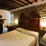 بيت للعطل The Small Castle