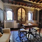بيت للعطل The Small Castle كورتونا